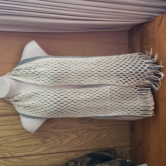 Unique knitted scarf extra soft - Picture 2 of 6